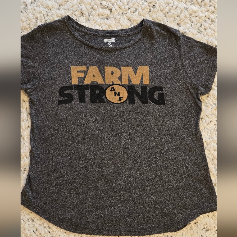 Tailgate Womens FARM STRONG Small